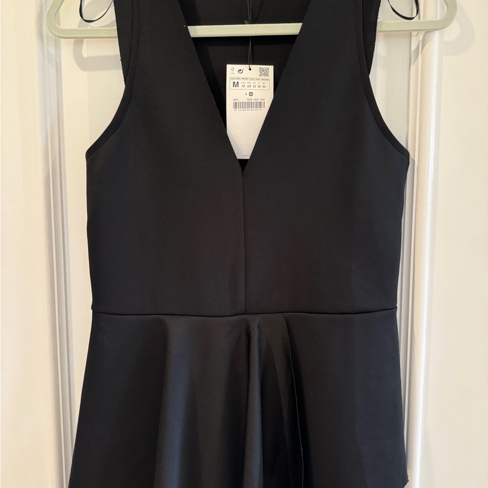 Zara Black Sleeveless V-Neck Peplum Top